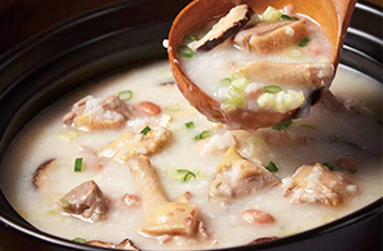 砂锅鸽子粥